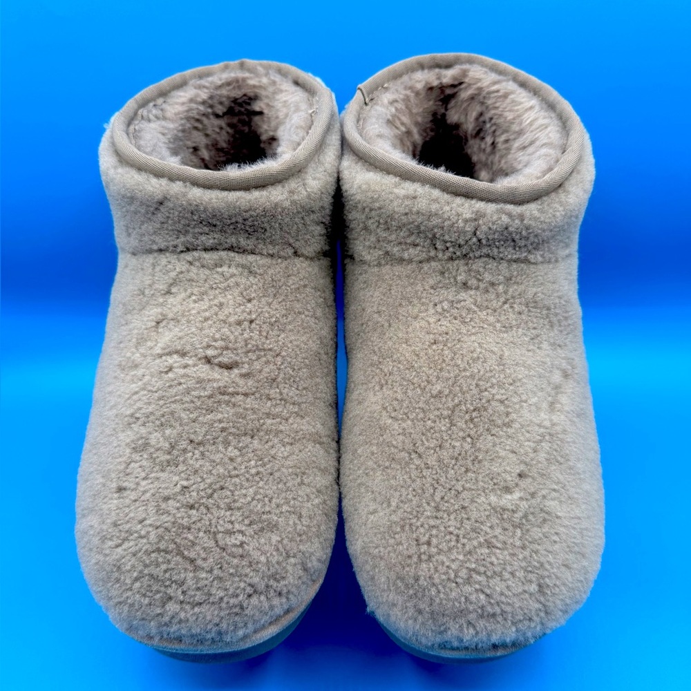 Steve Madden “Cabin-F” Grey fuzzy booties